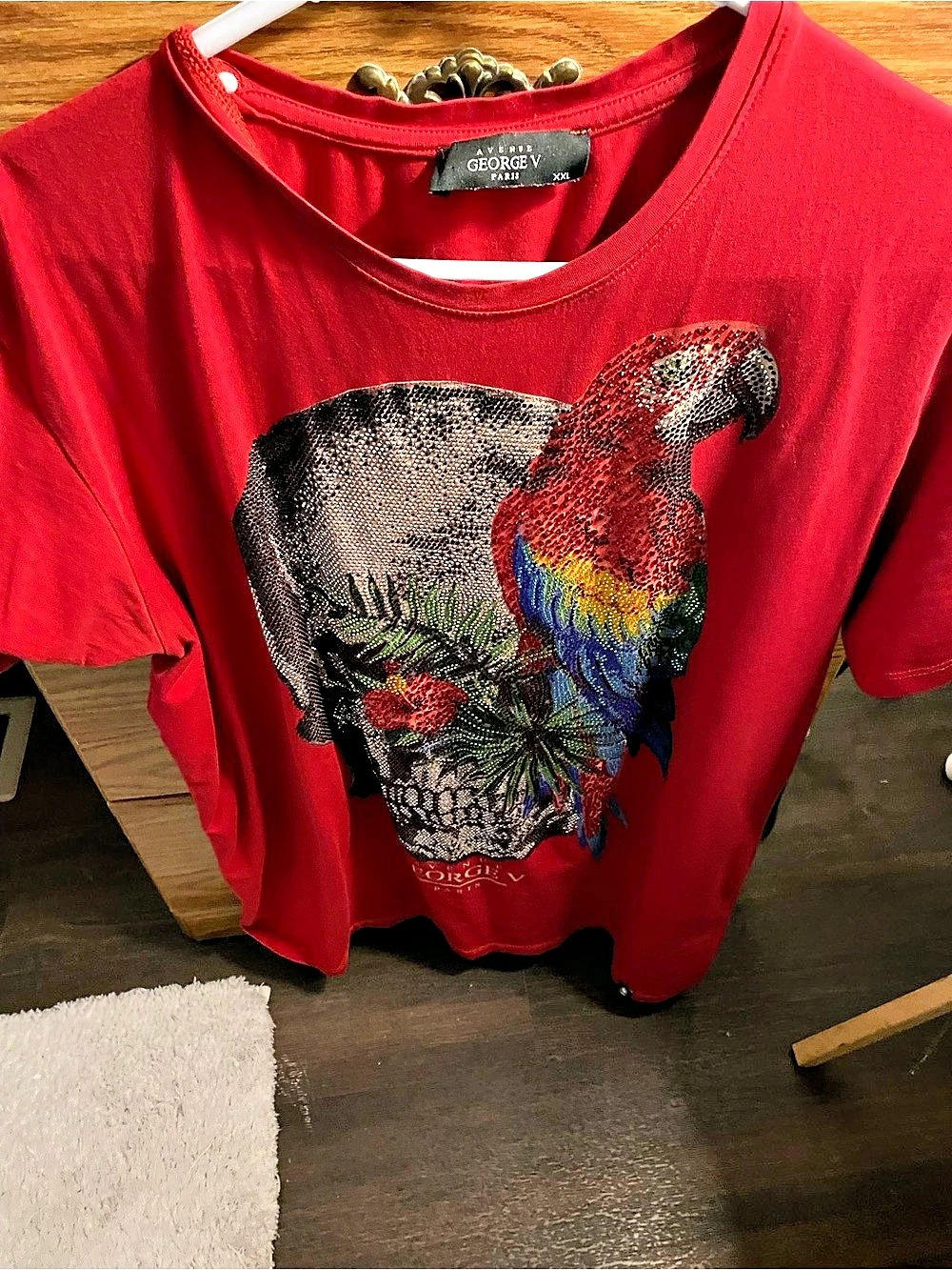 GUCCI Graphic Parrot Tee in Red